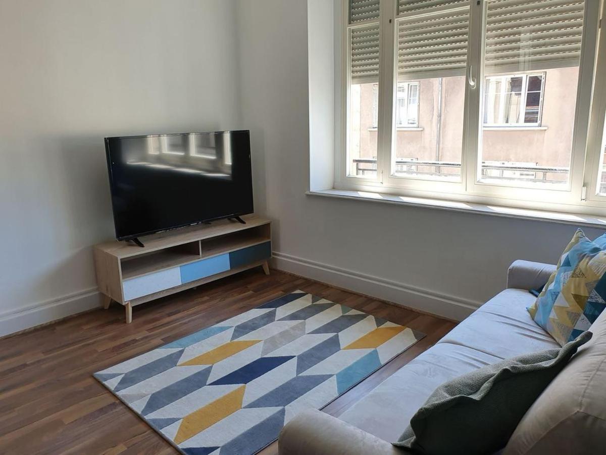 Charmant Appartement Au Coeur De Туль Екстер'єр фото